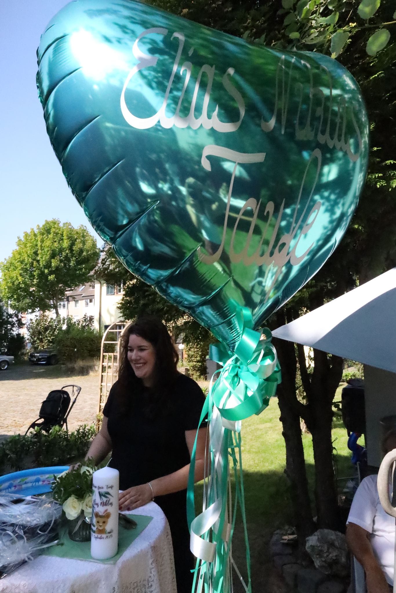 Freie Taufe – Ballondekoration mit Namen des Täuflings